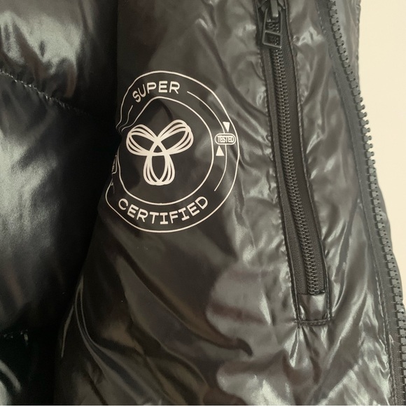 Tna The Super Puff Women's Black Puffer Jacket - Picture 8 of 13